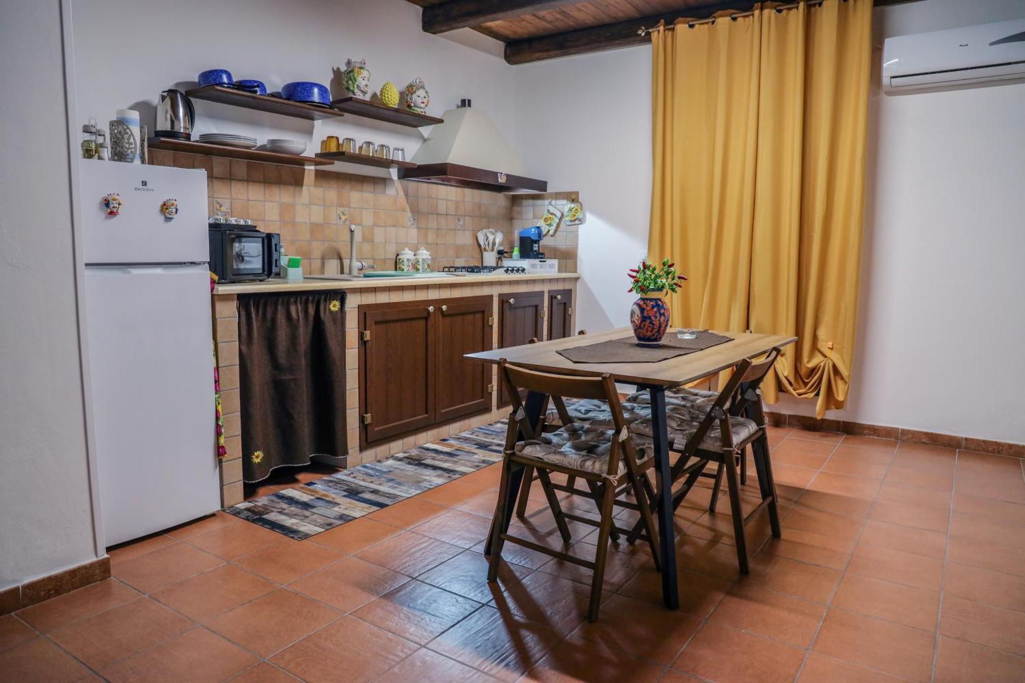 La Folkloressa Apartment Palermo