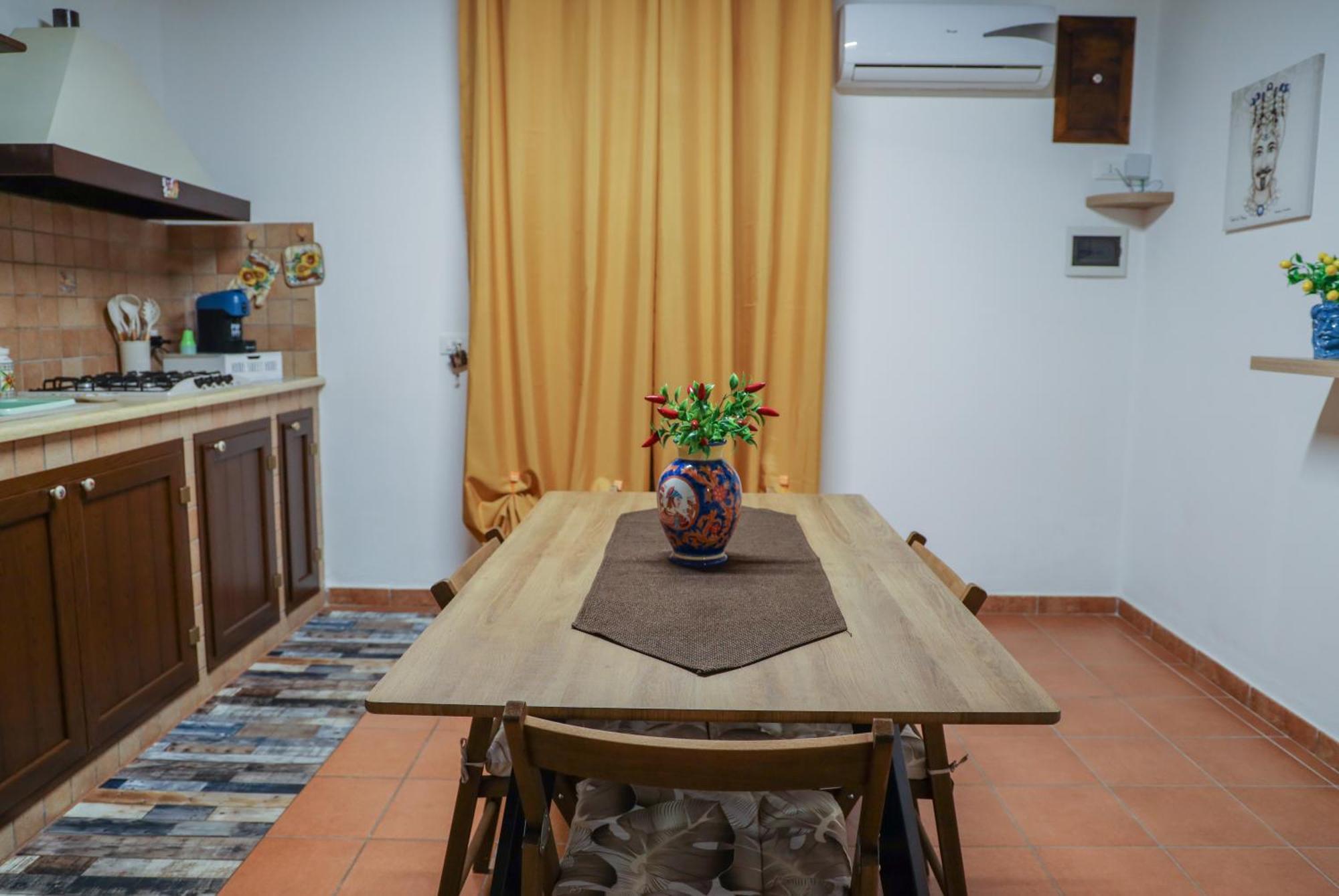 La Folkloressa Apartment Palermo